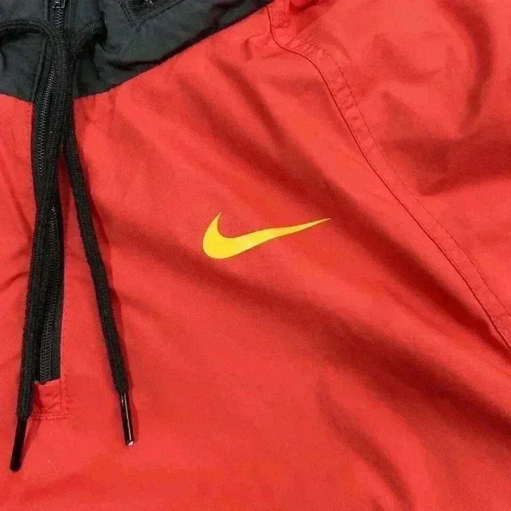 Nike SB Jacket Men S Black Red Shield Windbreaker Packable Hood 1/4 Zip Pullover - Picture 5 of 10